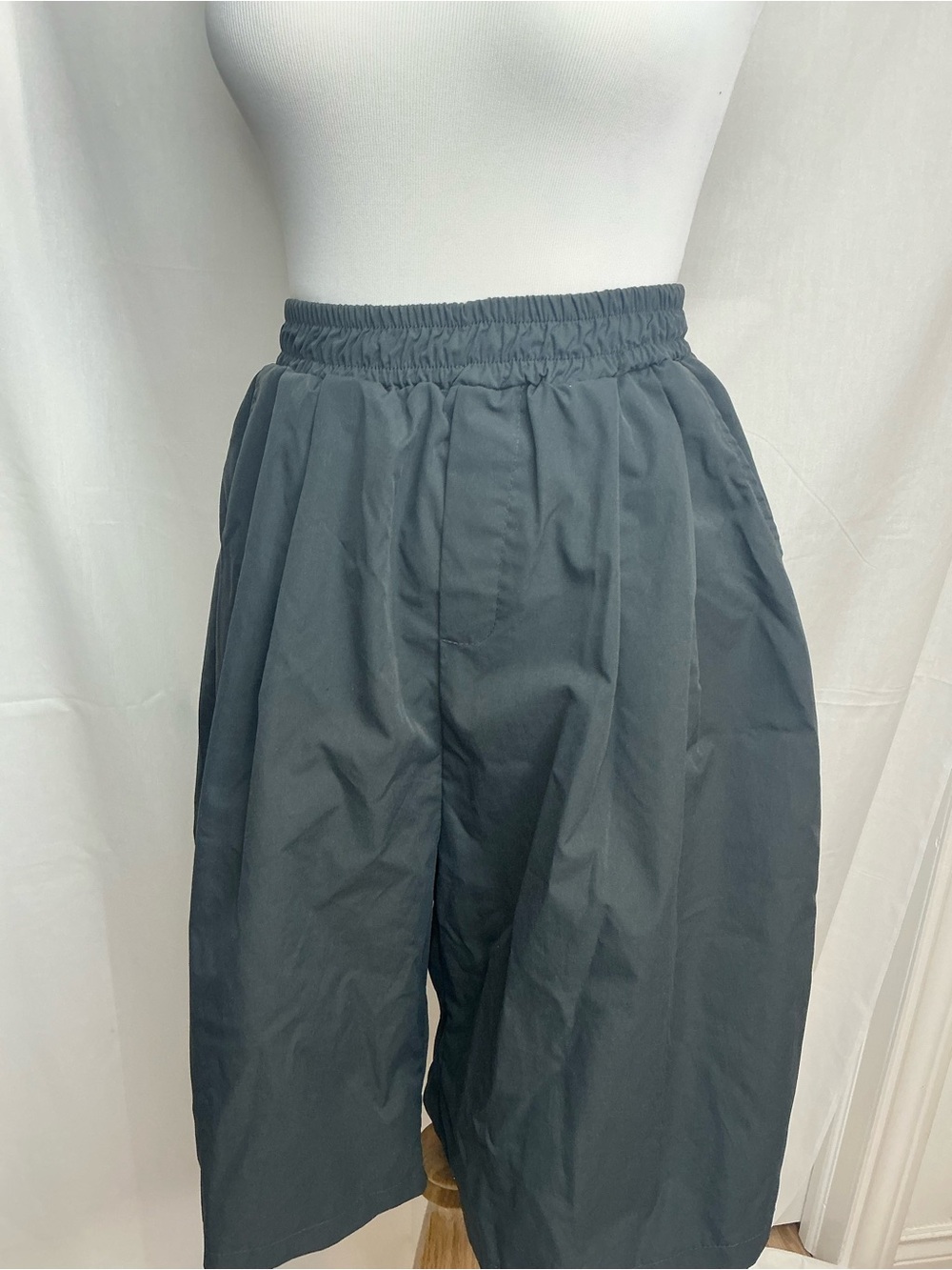 2118 - Black Elastic-Waist Casual Jogger Shorts -Not included top - Picture 2 of 7